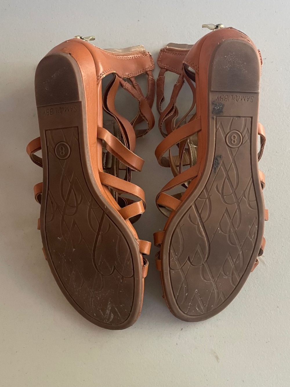 Sam & Libby Tan Strappy Flat Gladiator Sandals Caged with Back Zipper, Size 8 - Picture 9 of 9